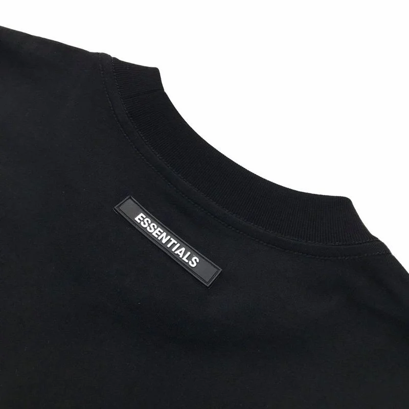入手困難Fear of God【エッセンシャルズ 偽物】キッズ半袖ロゴ入りTシャツ fee59283