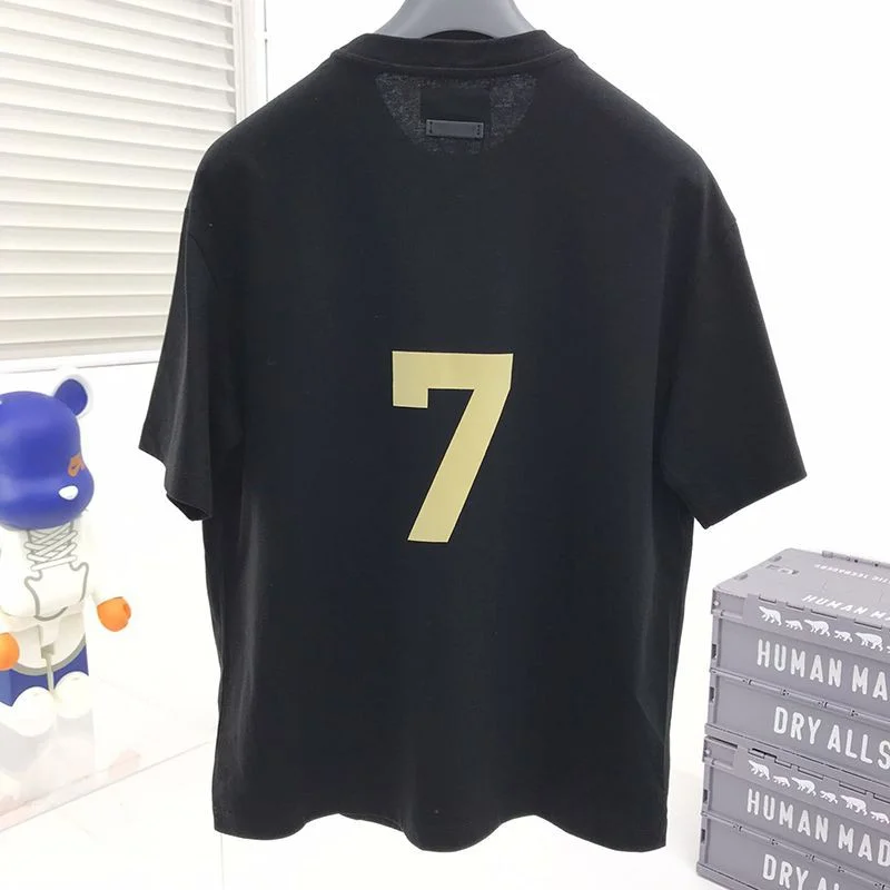 可愛い関税込Fear of God パロディ エッセンシャルズ キッズ半袖ロゴ入りTシャツ fel94281