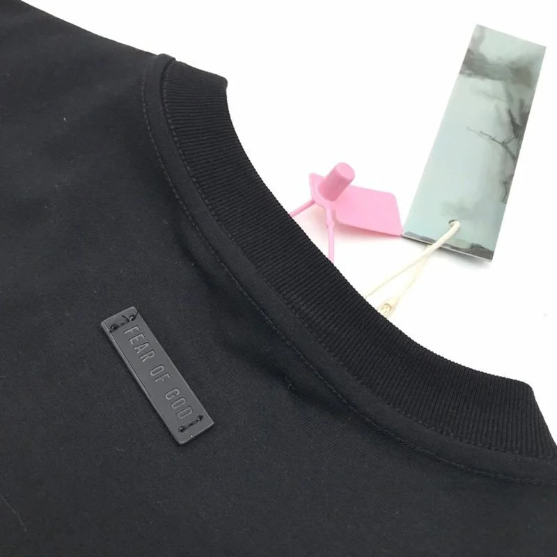 可愛い関税込Fear of God パロディ エッセンシャルズ キッズ半袖ロゴ入りTシャツ fel94281