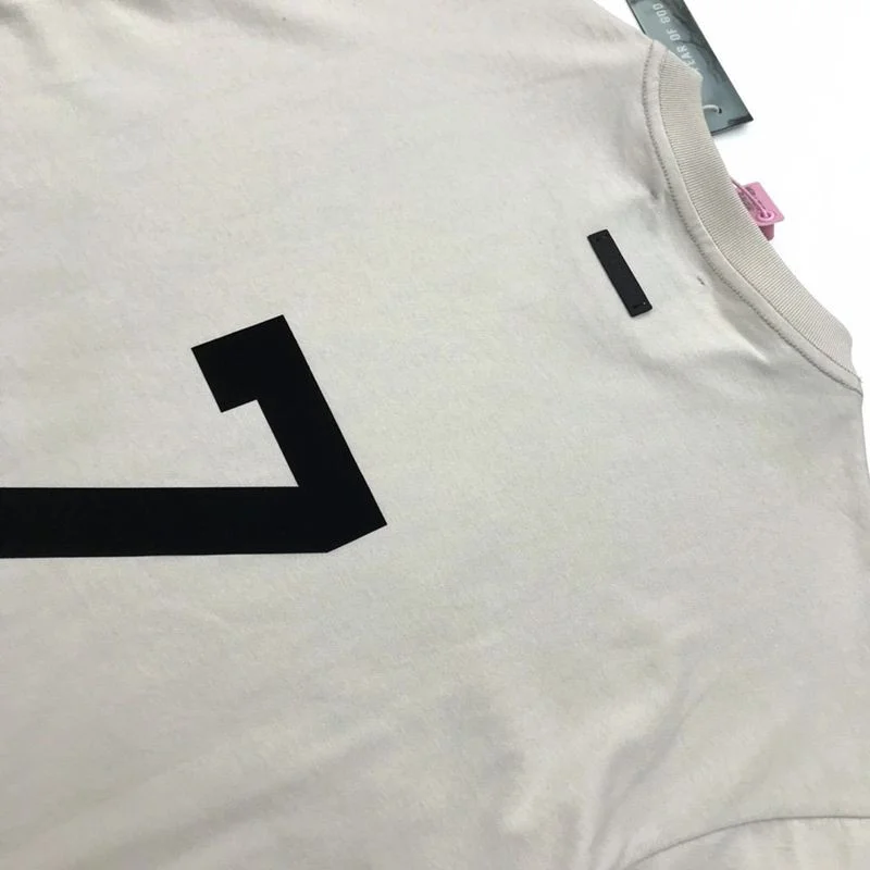21-22AW Fear of God 偽物 エッセンシャルズ キッズ半袖ロゴ入りTシャツ fem88885