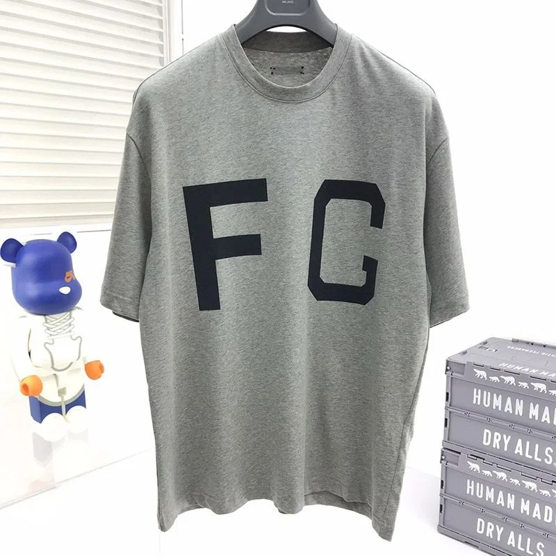 超希少!Fear of God コピー エッセンシャルズ キッズ半袖ロゴ入りTシャツ fes13483