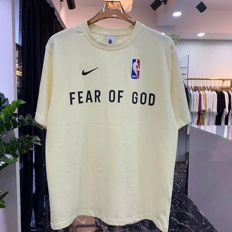 《大人気》フィアオブゴッド ナイキ NBA コラボ Tシャツ 偽物 ベージュ fif38545