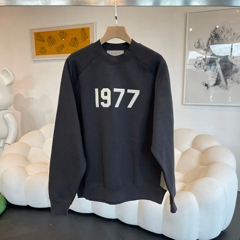 大人気!フィアオブゴッド ESSENTIALS 1977 ロゴ 長袖 Tシャツ コピー fiw95940