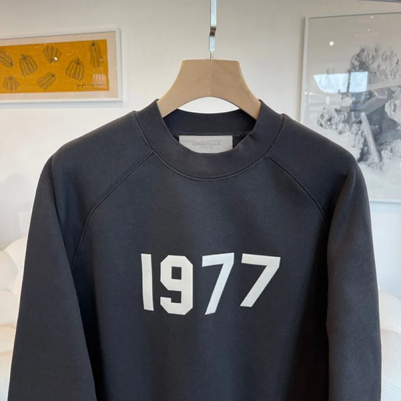 大人気!フィアオブゴッド ESSENTIALS 1977 ロゴ 長袖 Tシャツ コピー fiw95940