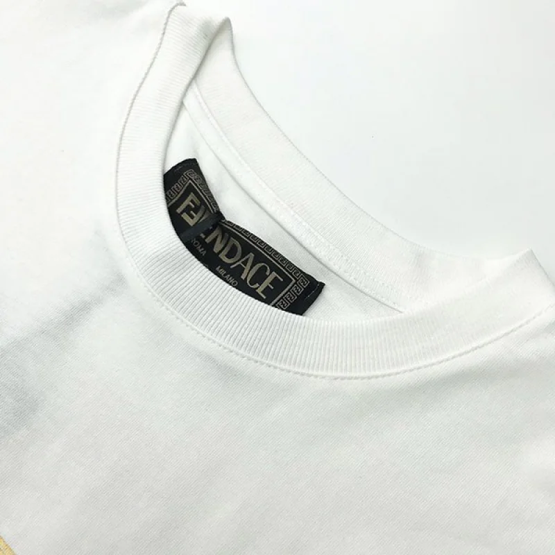 【フェンディ×ヴェルサーチ コピー】☆新作大人気コラボ☆ロゴTシャツ 白 半袖 FS7900AJKLF0ZNM