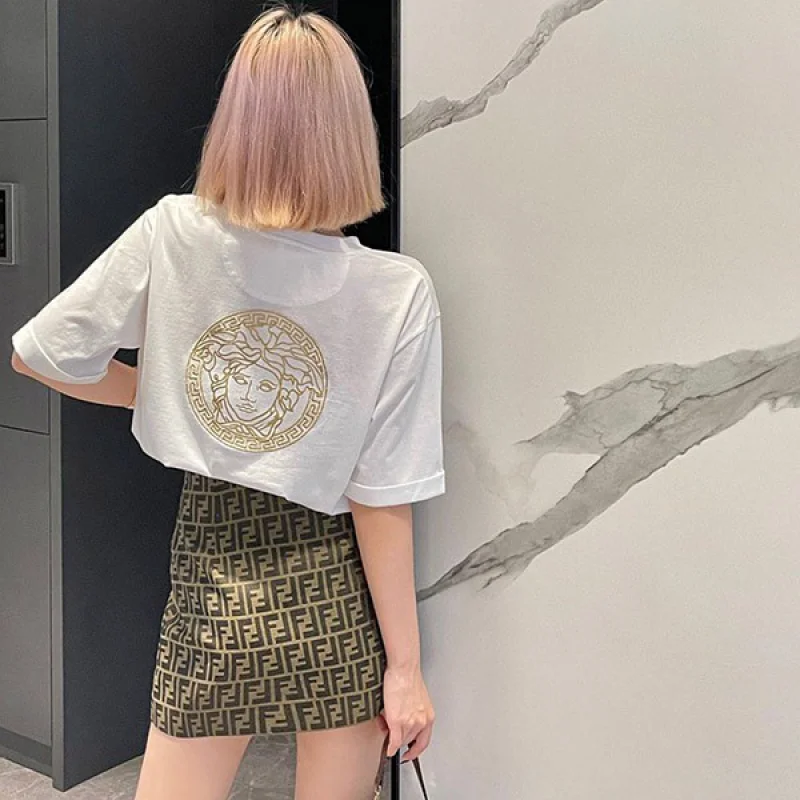 【フェンディ×ヴェルサーチ コピー】☆新作大人気コラボ☆ロゴTシャツ 白 半袖 FS7900AJKLF0ZNM