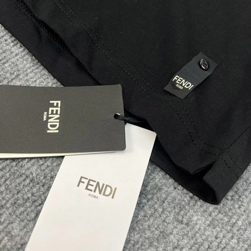 定番フェンディ ブラックコットン Tシャツ コピー FY0894A2BNF0QA1