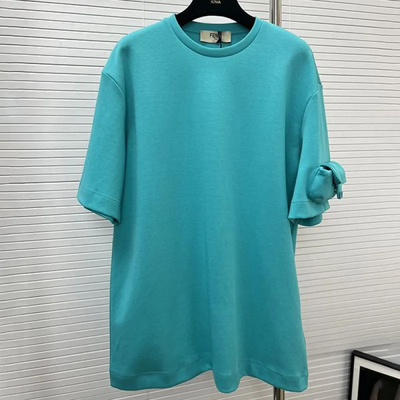 可愛いフェンディ 偽物 バゲット FFバックル付きコットンTシャツ feg90485
