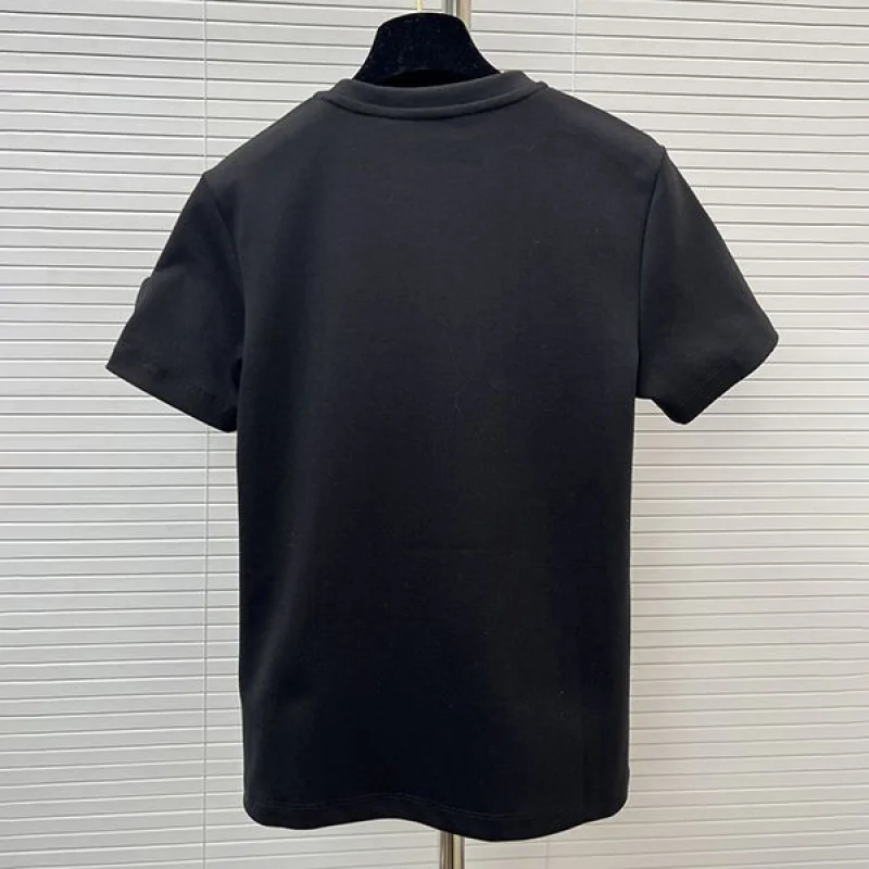 可愛いフェンディ 偽物 バゲット FFバックル付きコットンTシャツ feg90485