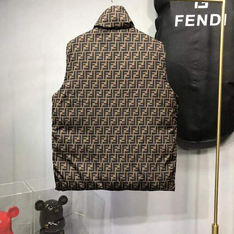 ☆超人気☆フェンディ ダウンベストスーパーコピー ☆両面着用可能☆ feh38445