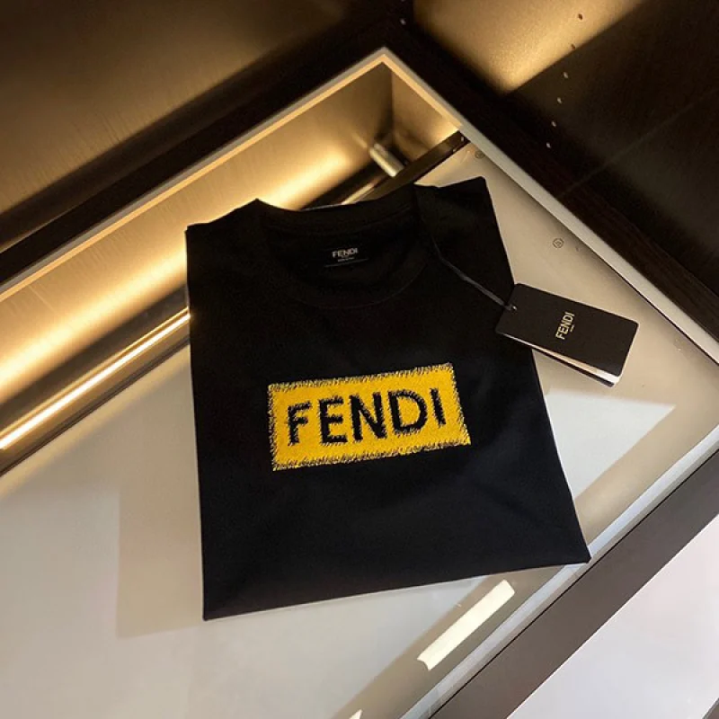 ☆超人気☆フェンディ スクエア ロゴ ブラック Tシャツ コピー fep06277