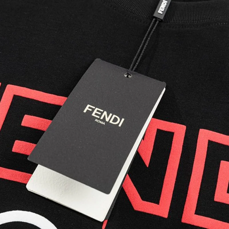 フェンディ roma ロゴ Tシャツ 偽物 feq21940