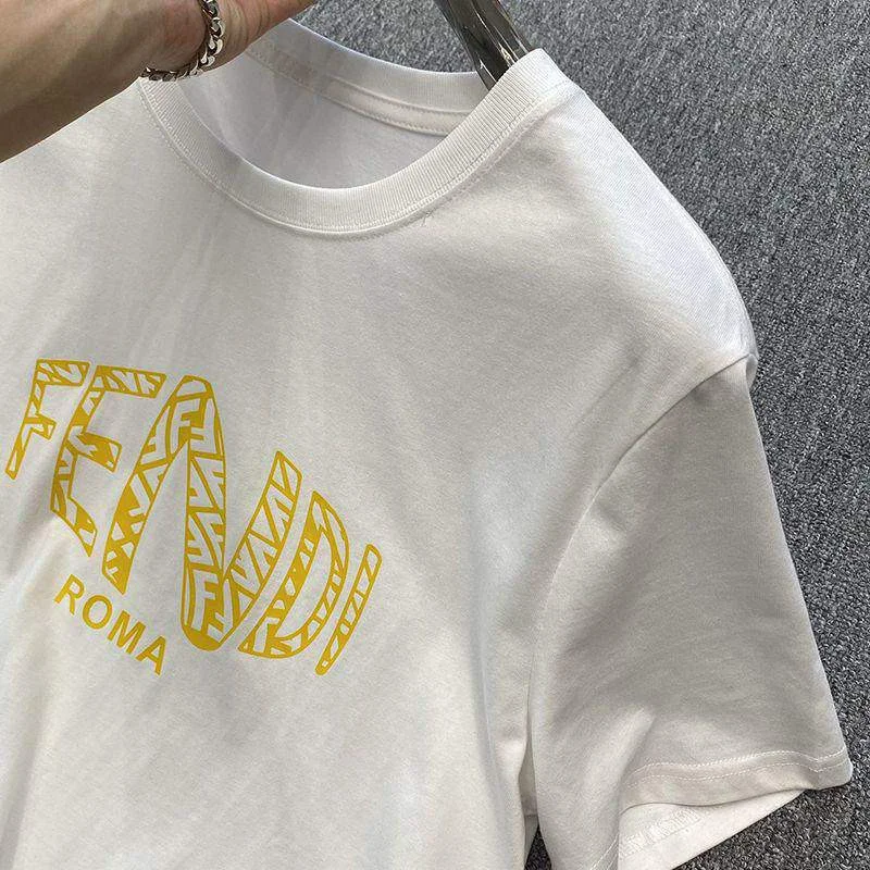 入手困難 フェンディ ROMA ロゴ クルーネック Tシャツ コピー feq97004