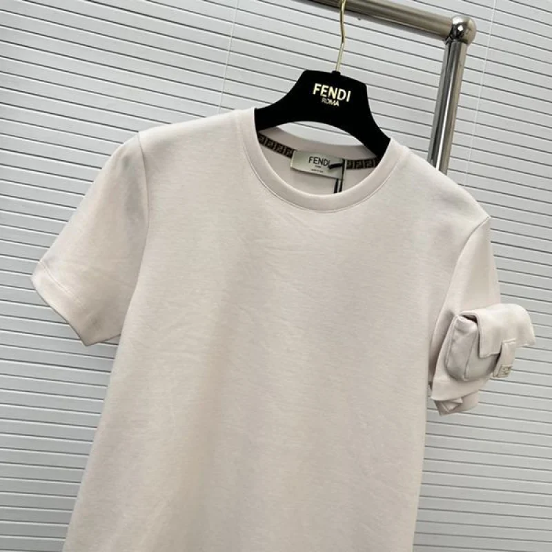 最新でオシャレフェンディ バゲット FFバックル付きコットンTシャツ コピー feu76258