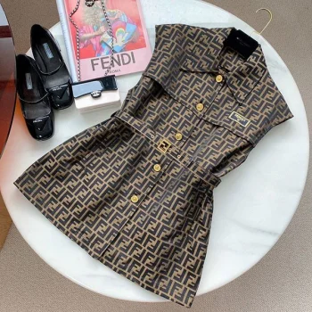 服 fek77680 スーパーコピー