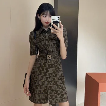 服 fer54733 スーパーコピー
