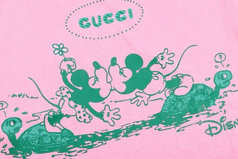 セール新作 グッチ コットン Tシャツ コピー 半袖 ロゴ gub08445
