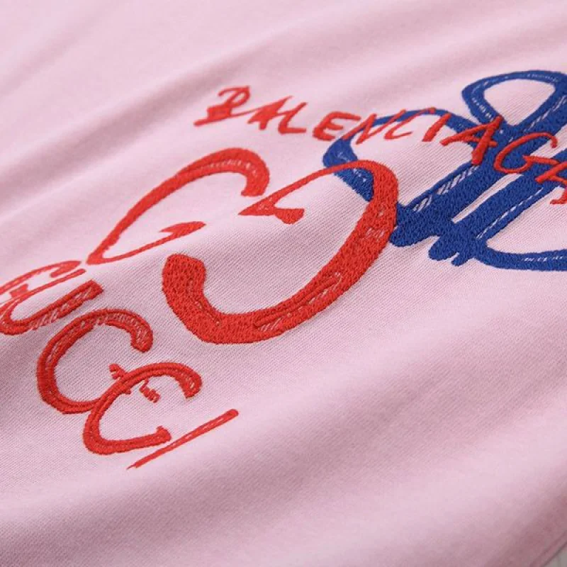 送料込グッチ バレンシアガ 偽物 コラボ ロゴ ピンクTシャツ guc85308