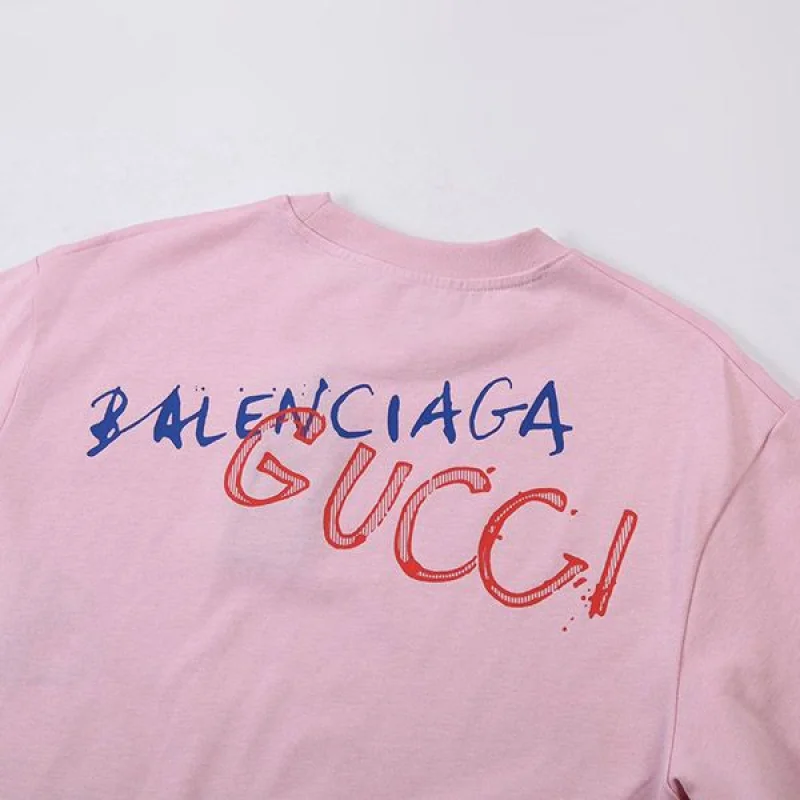 送料込グッチ バレンシアガ 偽物 コラボ ロゴ ピンクTシャツ guc85308
