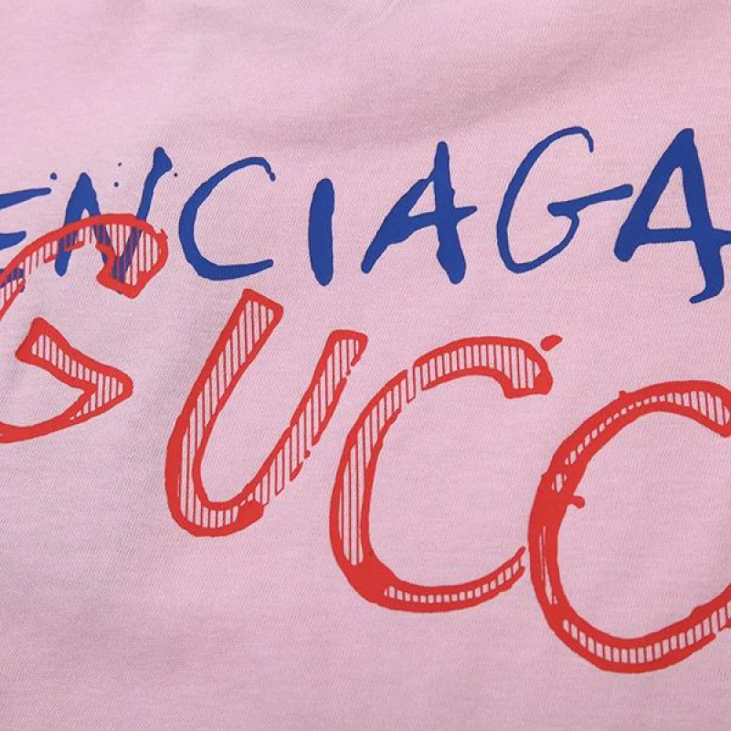 送料込グッチ バレンシアガ 偽物 コラボ ロゴ ピンクTシャツ guc85308
