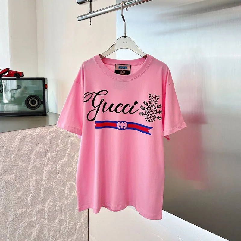 目を惹くカラーグッチ ロゴ コットンTシャツ 偽物 バックフラワーアップリケ gue60806