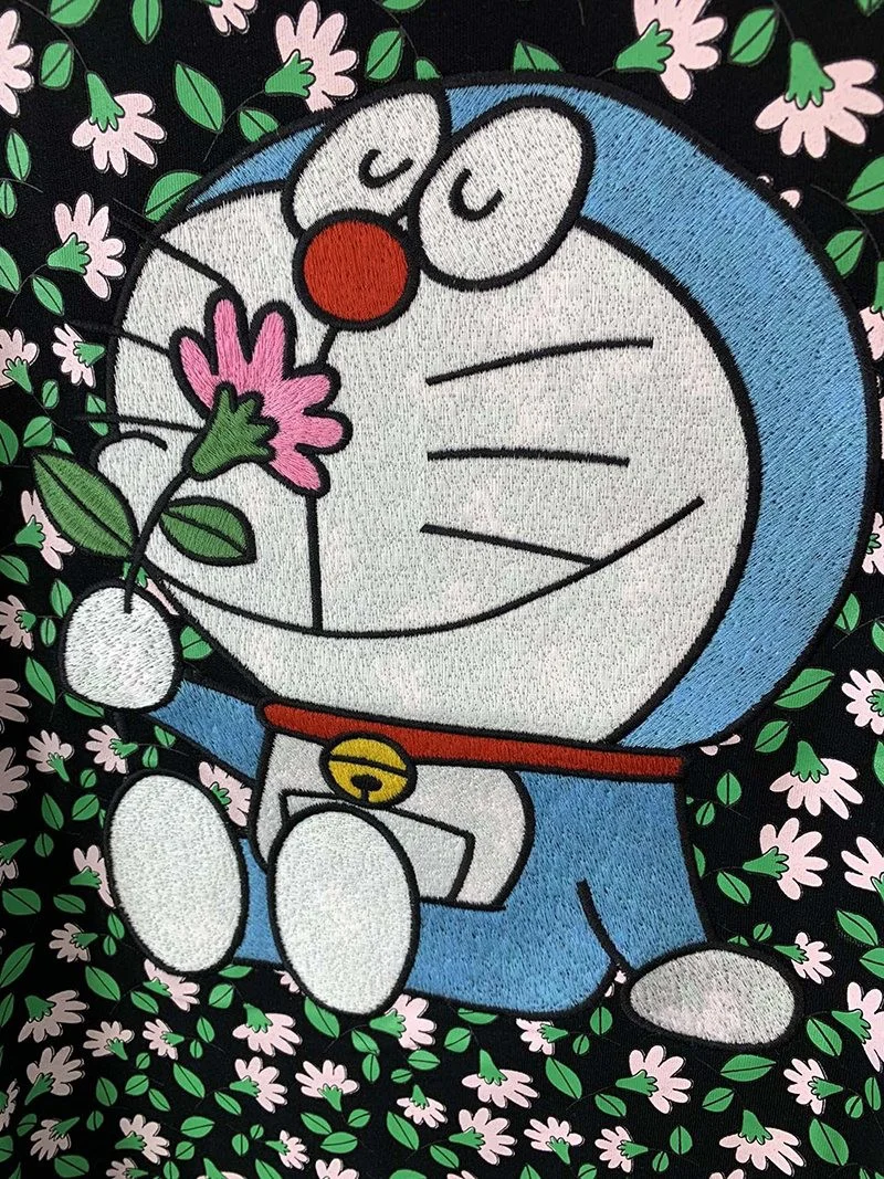 最安値挑戦 ドラえもんx グッチ 偽物 オーバーサイズ Tシャツ gue63908