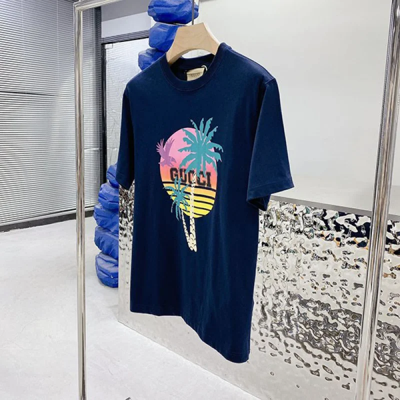 大人気!!新色 グッチ パームプリント コットンTシャツ 偽物 gug36186