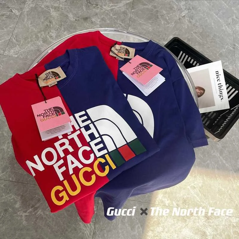 人気急上昇グッチ×ノースフェイス パッチワーク クルーネック Tシャツ コピー guh27350