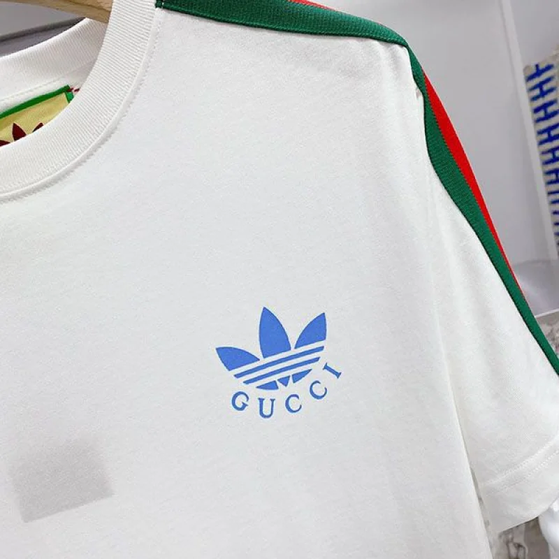 完売必至《アディダス xグッチ》トレフォイル プリント Tシャツ コピー guh72950