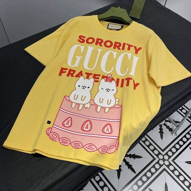 大人気!グッチ Sorority グッチFraternity プリント 偽物 Tシャツ gum67609