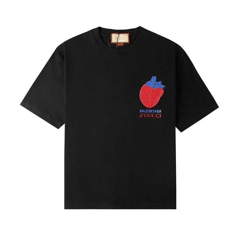 目を惹くカラーグッチ×バレンシアガ 心臓ロゴ Tシャツ コピー ブラック gun82569