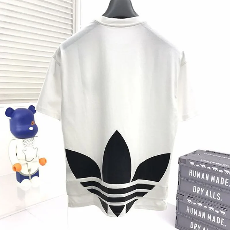 可愛いコラボ グッチ×アディダス 偽物 トレフォイルプリントTシャツ guq88525