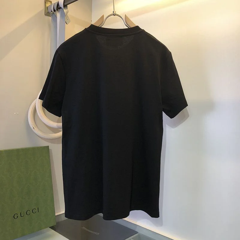 世界中で大人気♪グッチ ロゴ コットンTシャツ 偽物 バックフラワーアップリケ 2色 gus17426