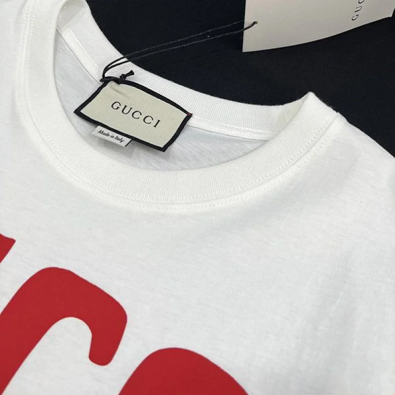 最高な材質 グッチ Since 1921 キャット プリント Tシャツ guu43007