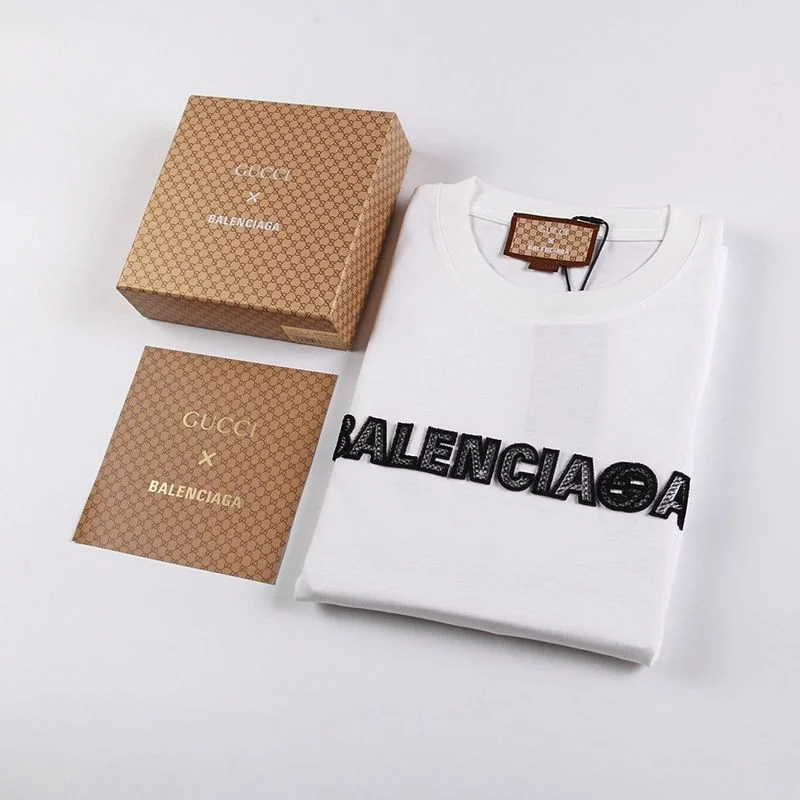 目を惹くカラーバレンシアガ×グッチ コピー ブラックロゴ★ホワイトTシャツ guv81493