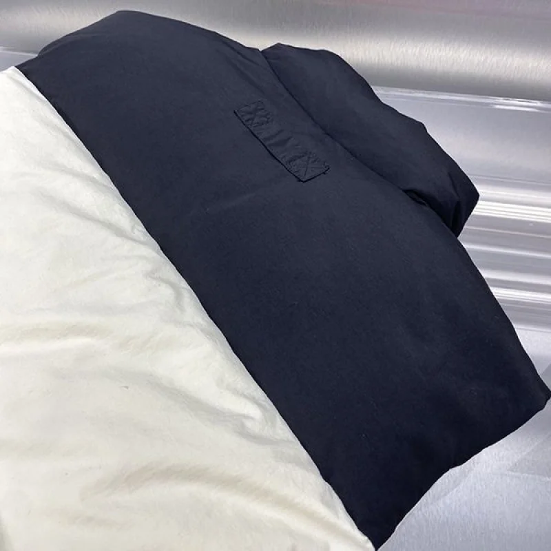 大人気!!新色コラボ♪ ノースフェイス グッチ ダウンベスト 偽物 guy59311