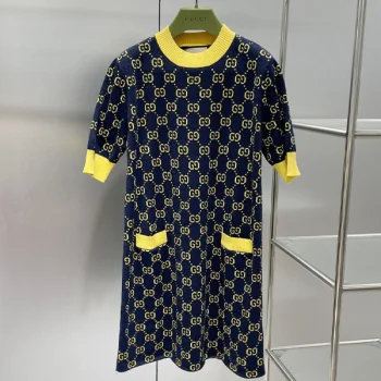 服 692707XKB544597 スーパーコピー