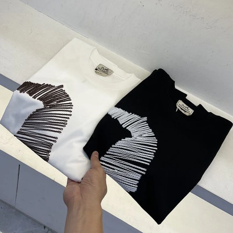 人気急上昇 エルメス マキシカルトゥーシュ 半袖Tシャツ 偽物 era31070