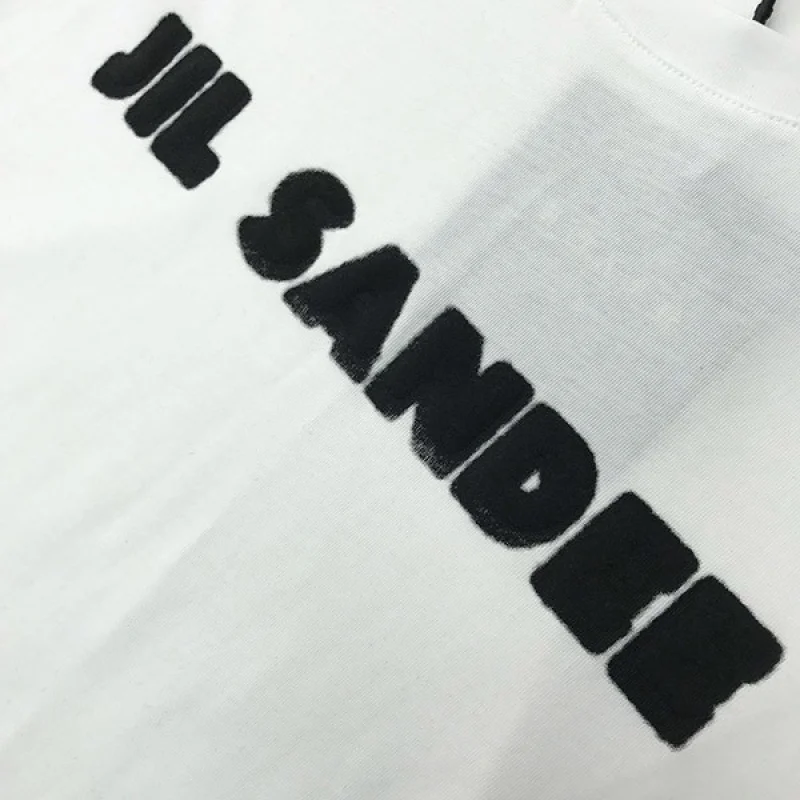 入手困難ジルサンダー ロゴプリント入りコットンジャージーTシャツ 偽物 ホワイト Jii34356