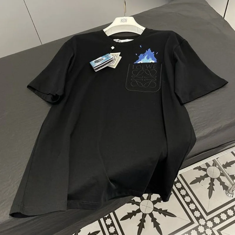 【使い勝手抜群】ロエベ ×ハウルの動く城 コピー カルシファー ポケットTシャツ 2色 lol62003
