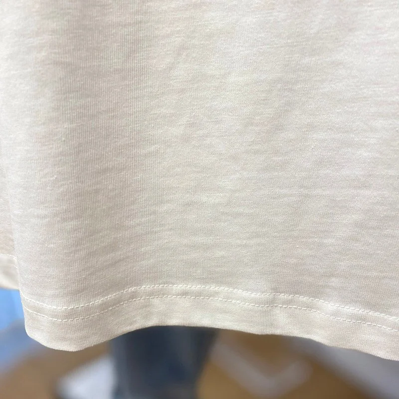 春夏に!ヴィトン Tシャツ 偽物 ハーフパンツデニムスニーカーに!半袖 1A7WIE