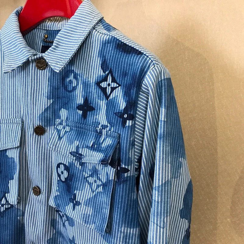 新作 ルイヴィトン シャツ コピー ストライプ モノグラム デニムシャツ 1A8QYE