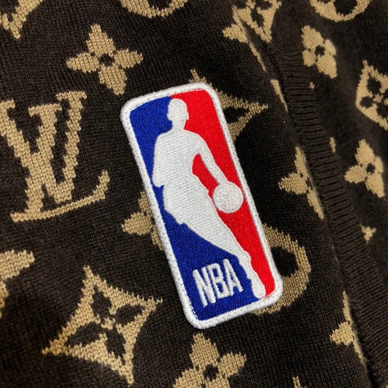 日本未入荷 【​ルイヴィトン ブルゾン コピー】NBA グラフィックブルゾン 1A8WYN