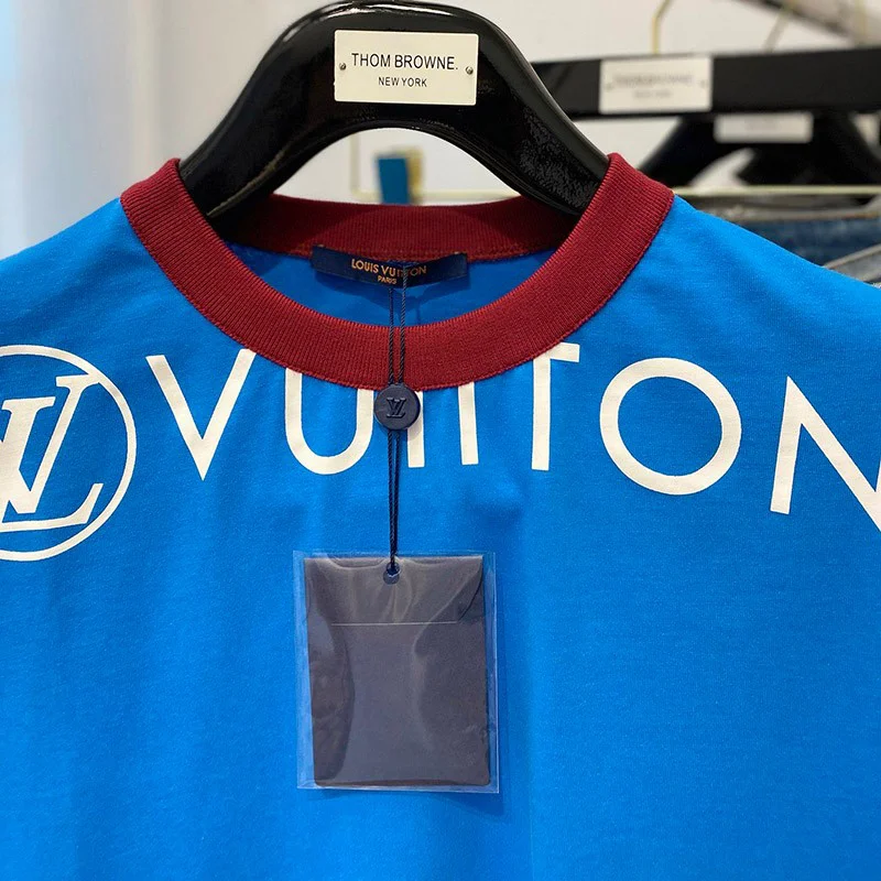 世界中で大人気♪ ルイヴィトン Tシャツ パロディ VUITTAMINES コットンジャージー 半袖 1A92NL