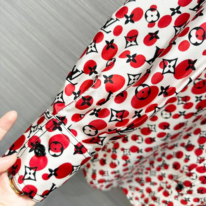 大人気!LV × YK 草間彌生 コラボ ドット シャツ 偽物 白 レッド トップス 1AB7XX