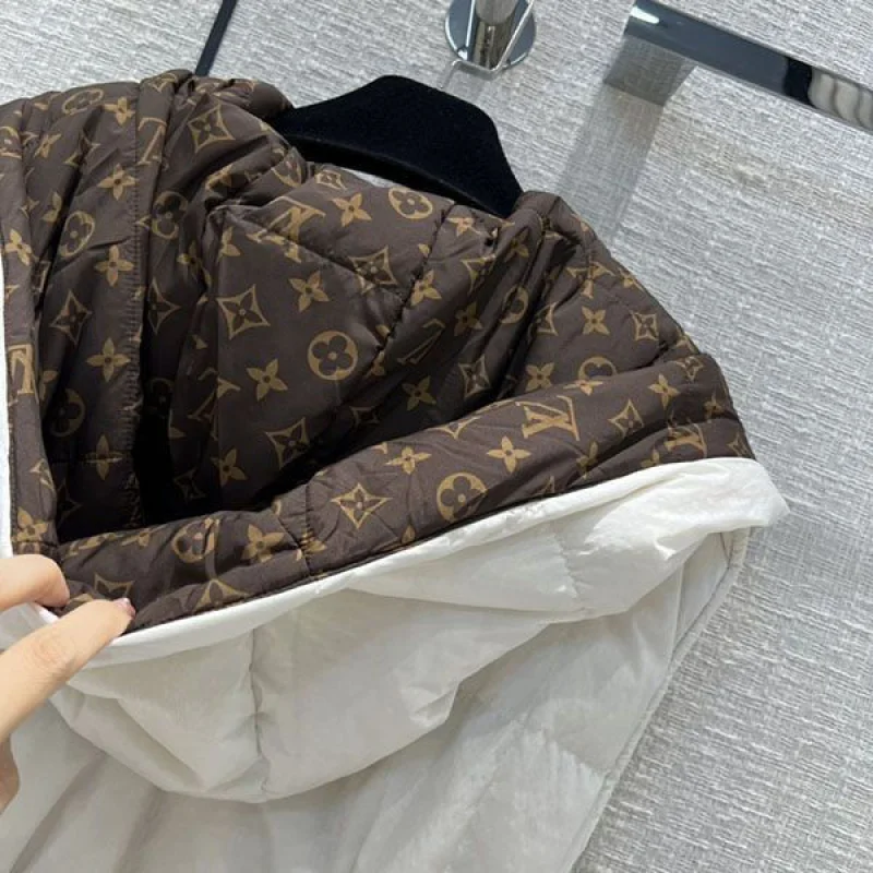 ☆超人気☆ルイヴィトンラップコート ダウンベスト 偽物 vub67842
