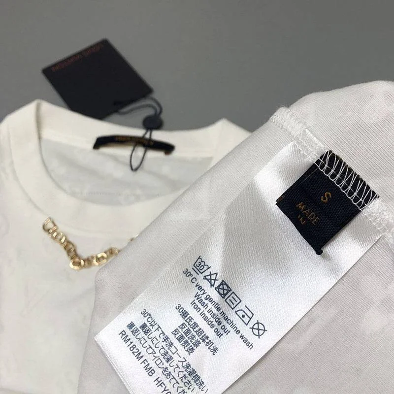 ★日本!!人気!ルイヴィトン モノグラムポケットTシャツ 偽物 vuf39194