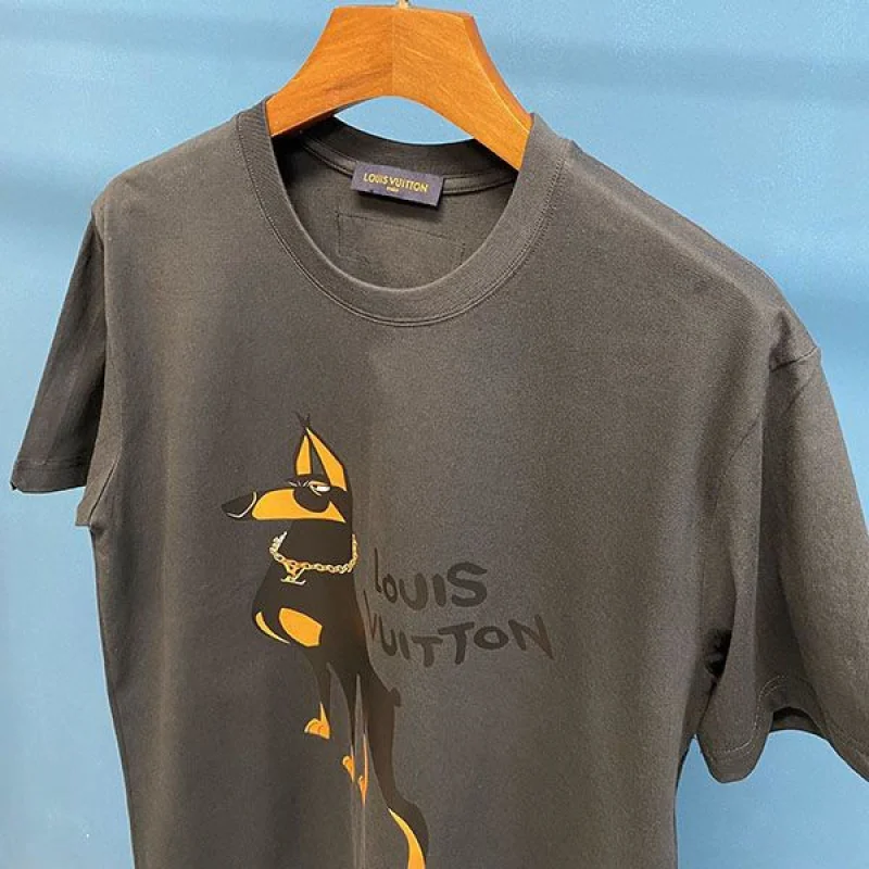 大人気！ルイヴィトン 半袖 偽物 コットン ロゴ Tシャツ vug87052