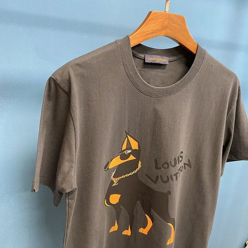 大人気！ルイヴィトン 半袖 偽物 コットン ロゴ Tシャツ vug87052