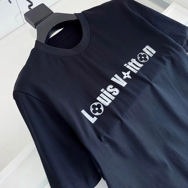ルイヴィトン プリント コピー Tシャツ 黒 vuh91848